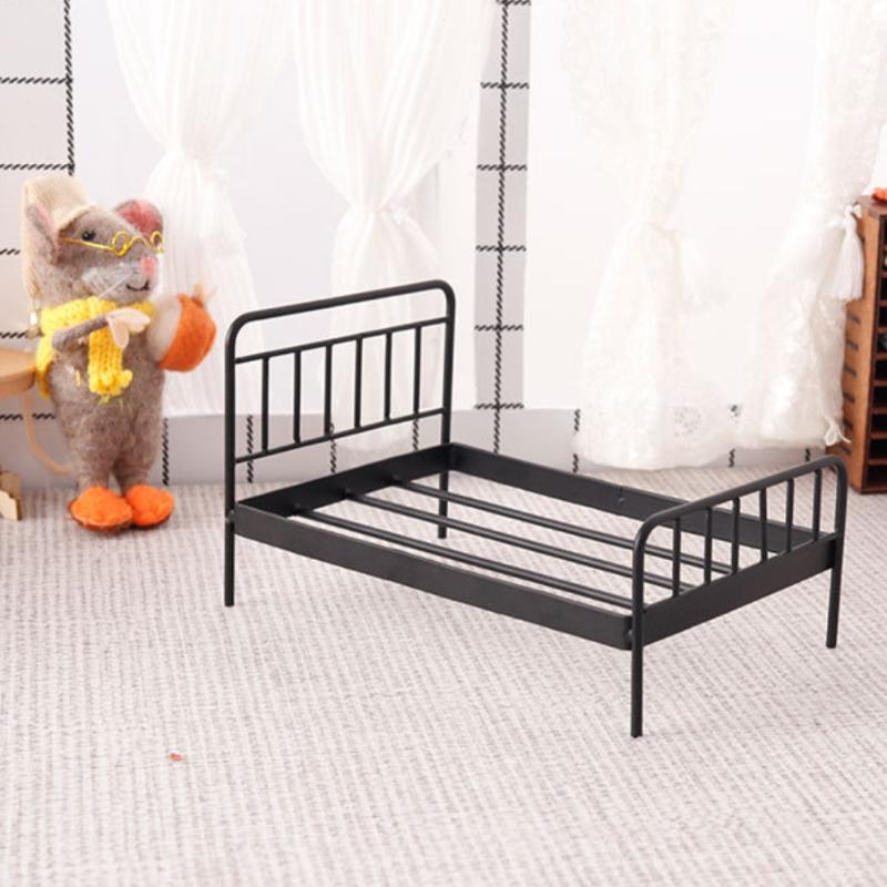 1 個 1:12 ドールハウスミニチュア鉄人形ベッドモデルミ - Bedroom Furniture のレビューと価格